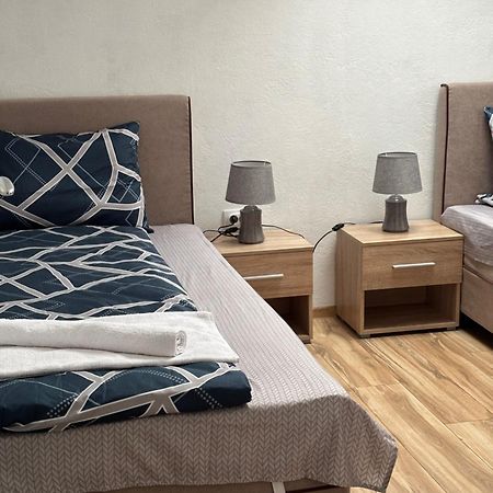 Apartment La Casa Pluzine Bagian luar foto