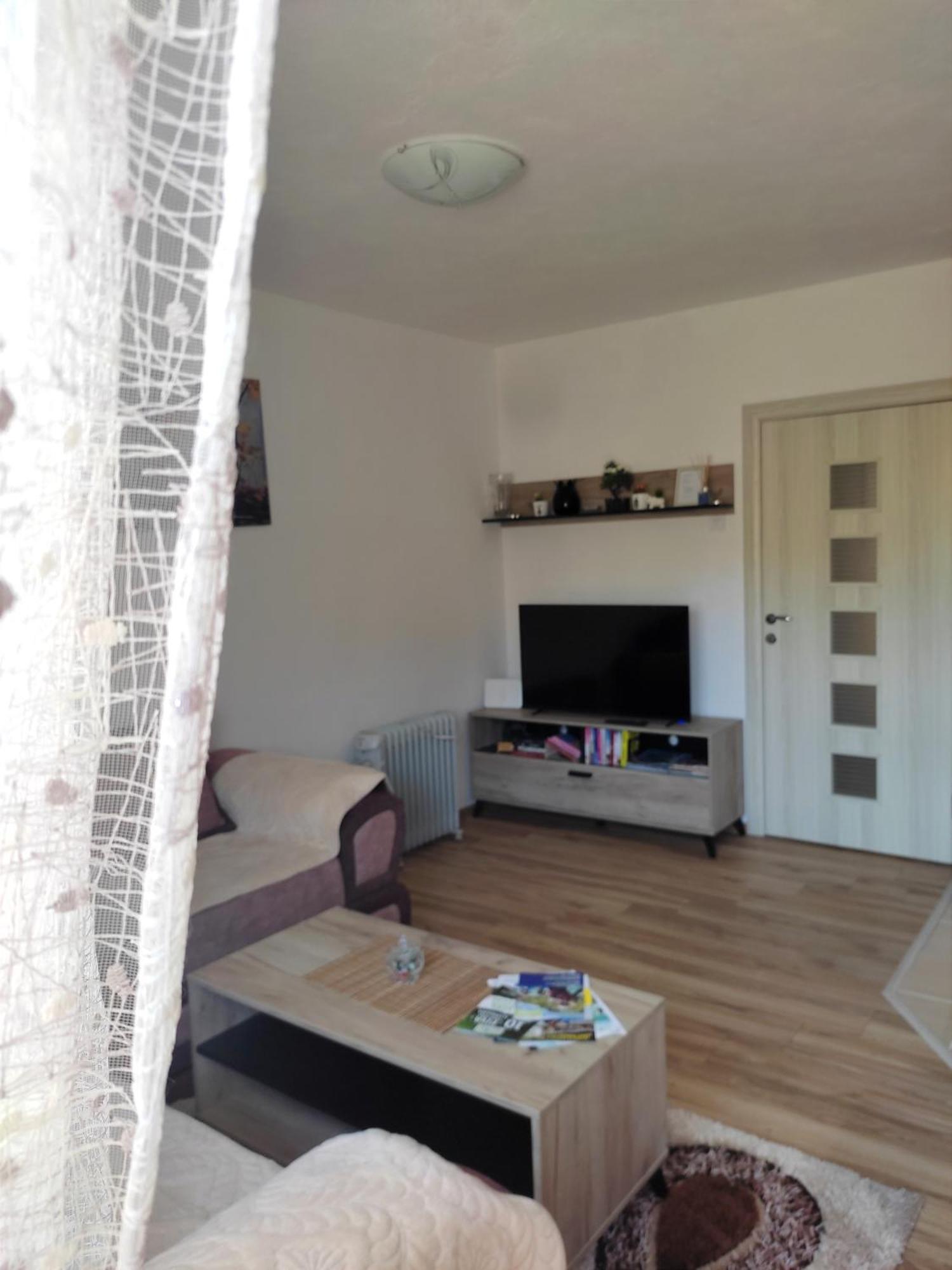 Apartment La Casa Pluzine Bagian luar foto