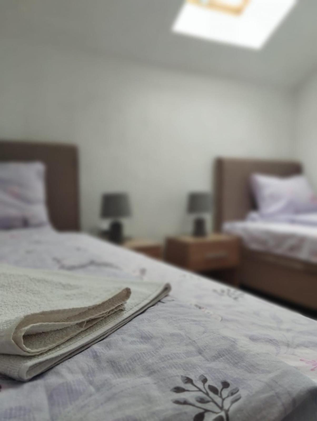 Apartment La Casa Pluzine Bagian luar foto