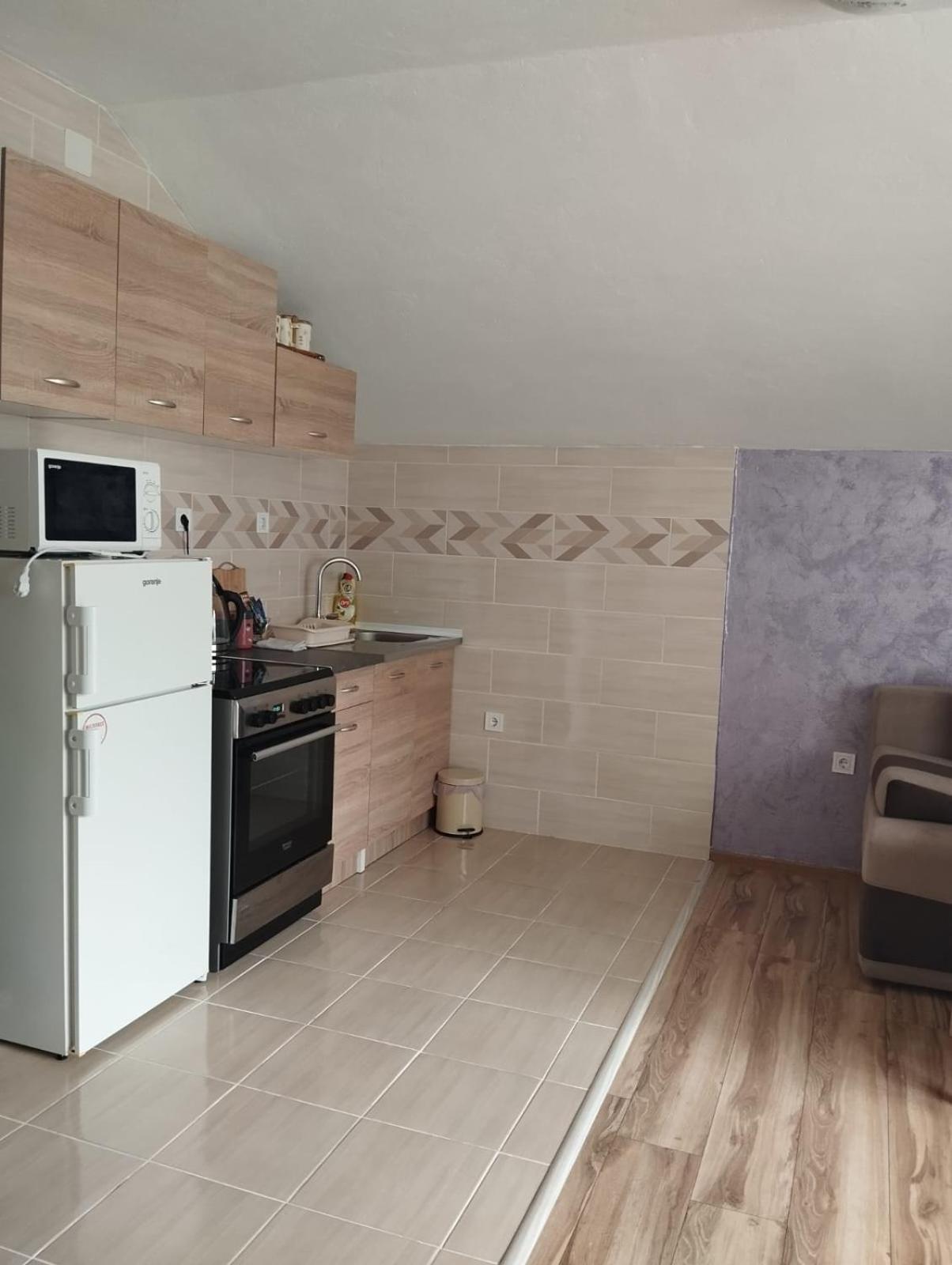 Apartment La Casa Pluzine Bagian luar foto