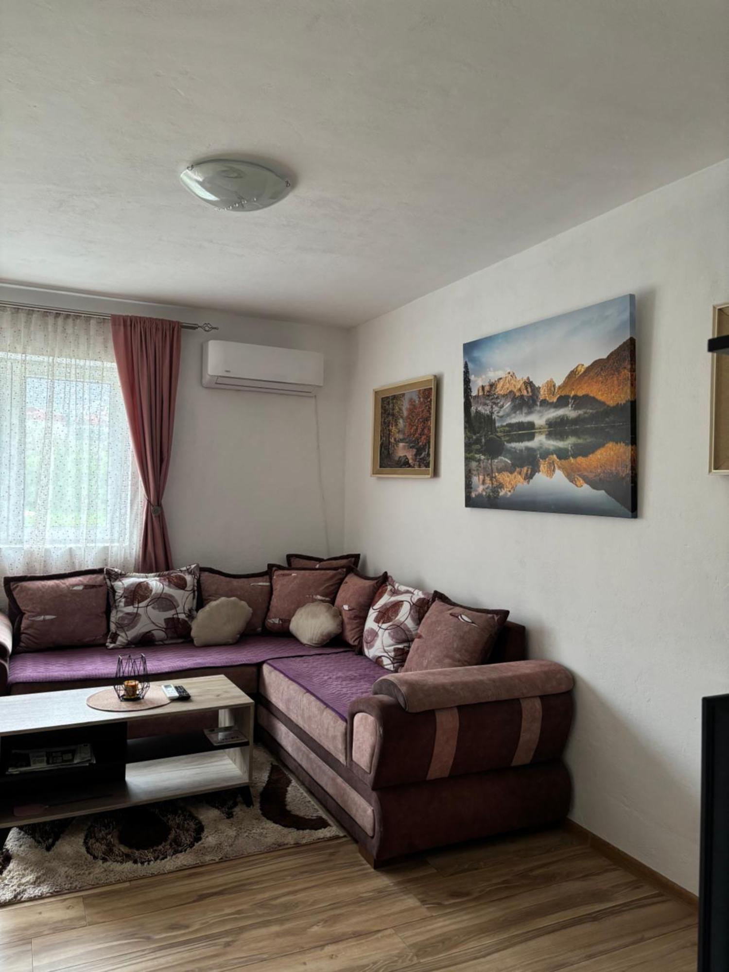Apartment La Casa Pluzine Bagian luar foto