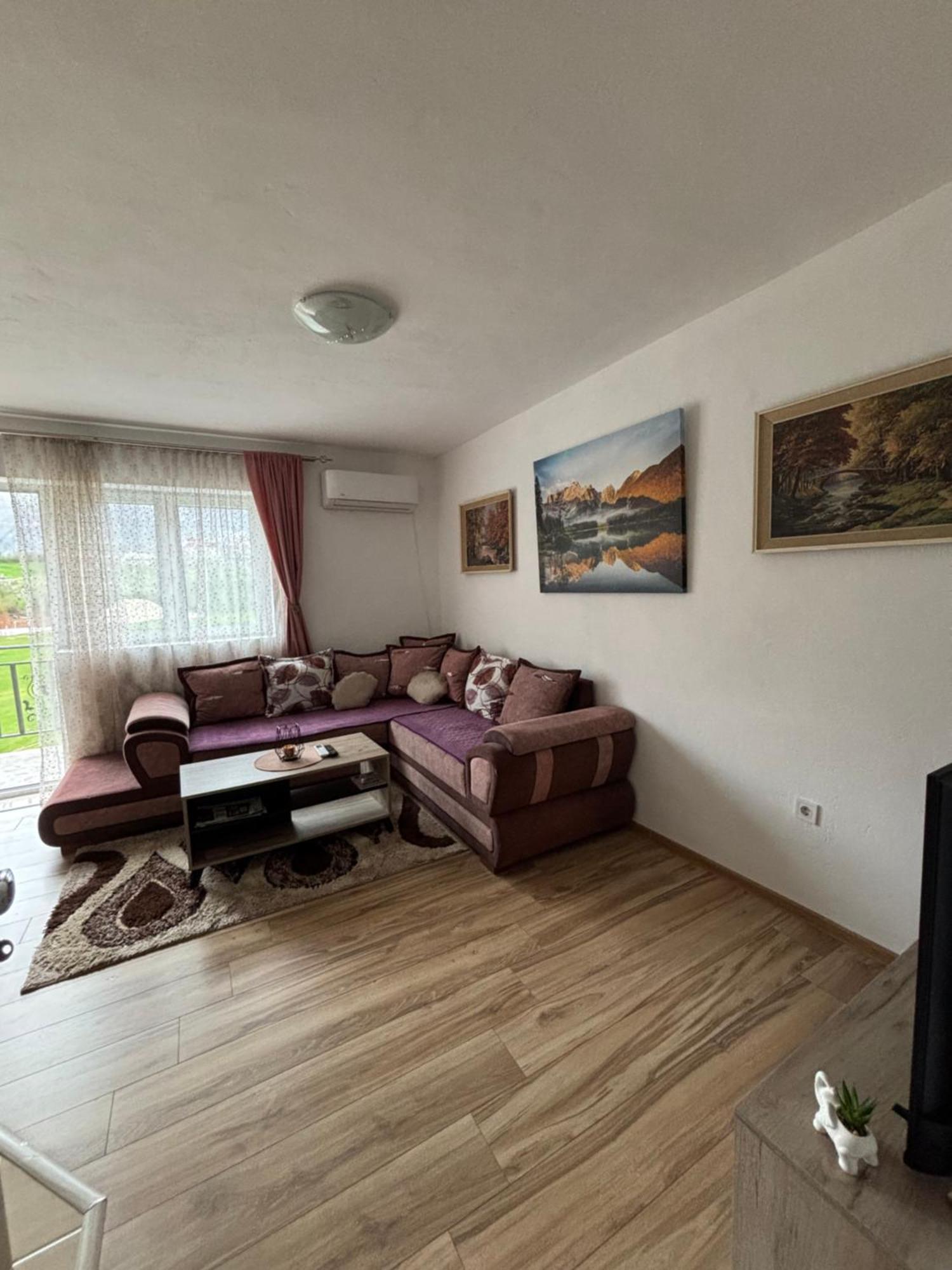 Apartment La Casa Pluzine Bagian luar foto